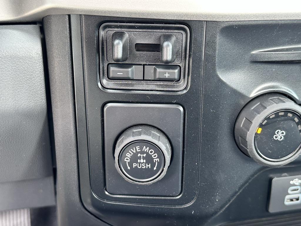 new 2024 Ford F-350 car, priced at $40,777