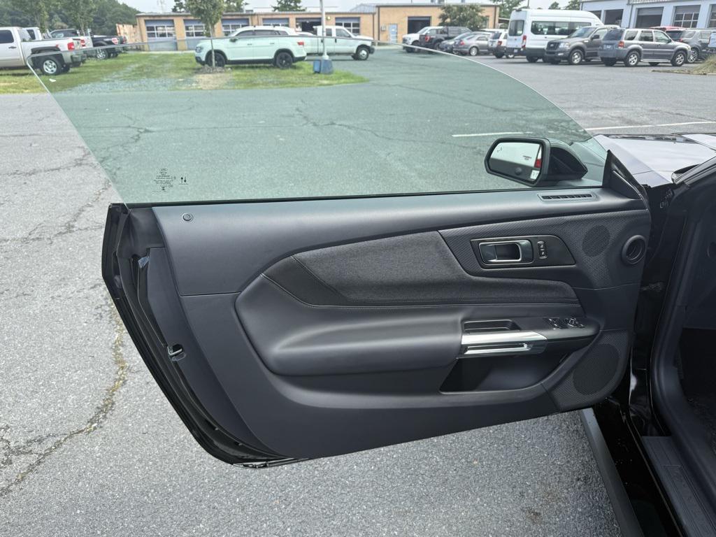 new 2025 Ford Mustang car