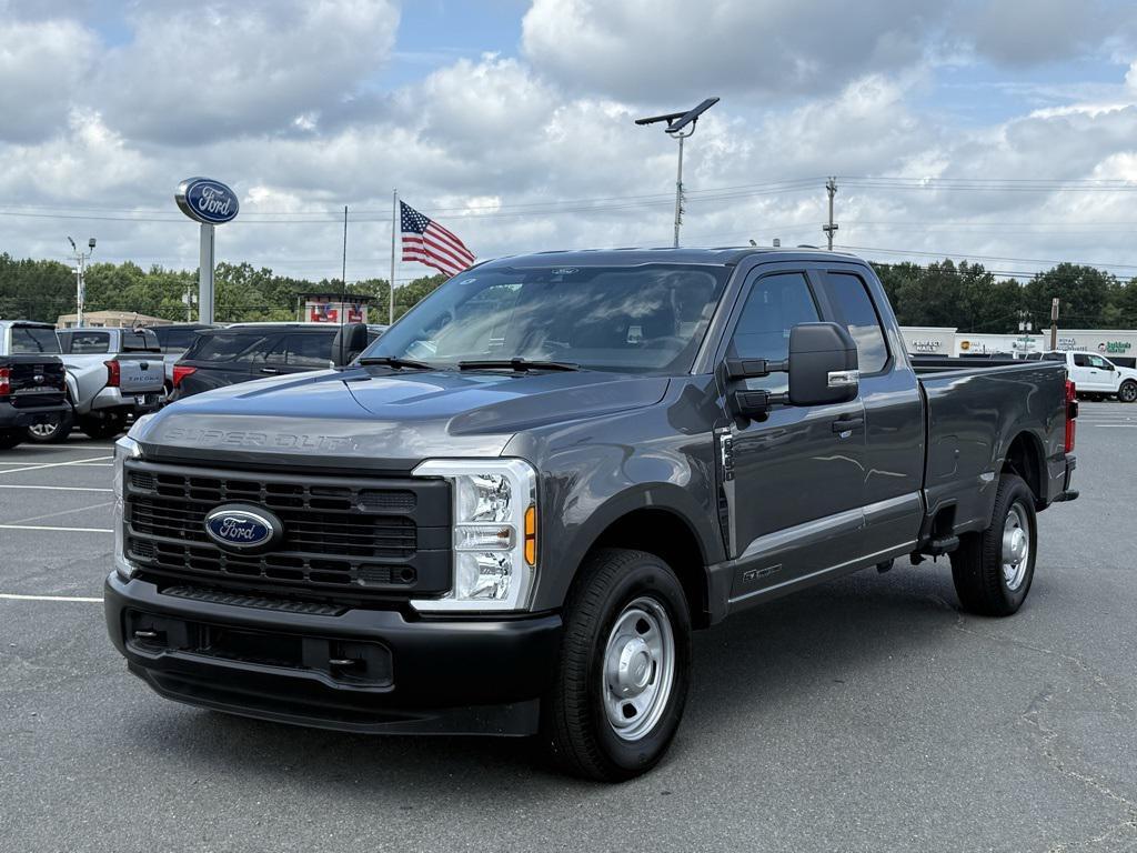 new 2025 Ford F-350 car, priced at $59,277