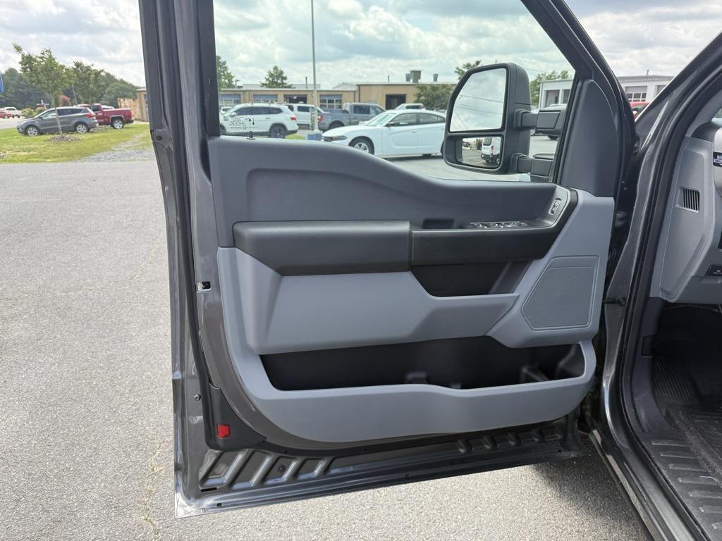 new 2025 Ford F-350 car, priced at $59,277