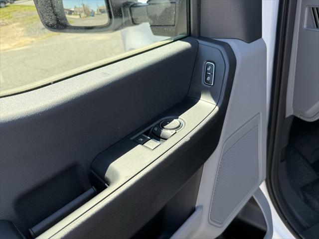 new 2025 Ford F-250 car, priced at $43,777