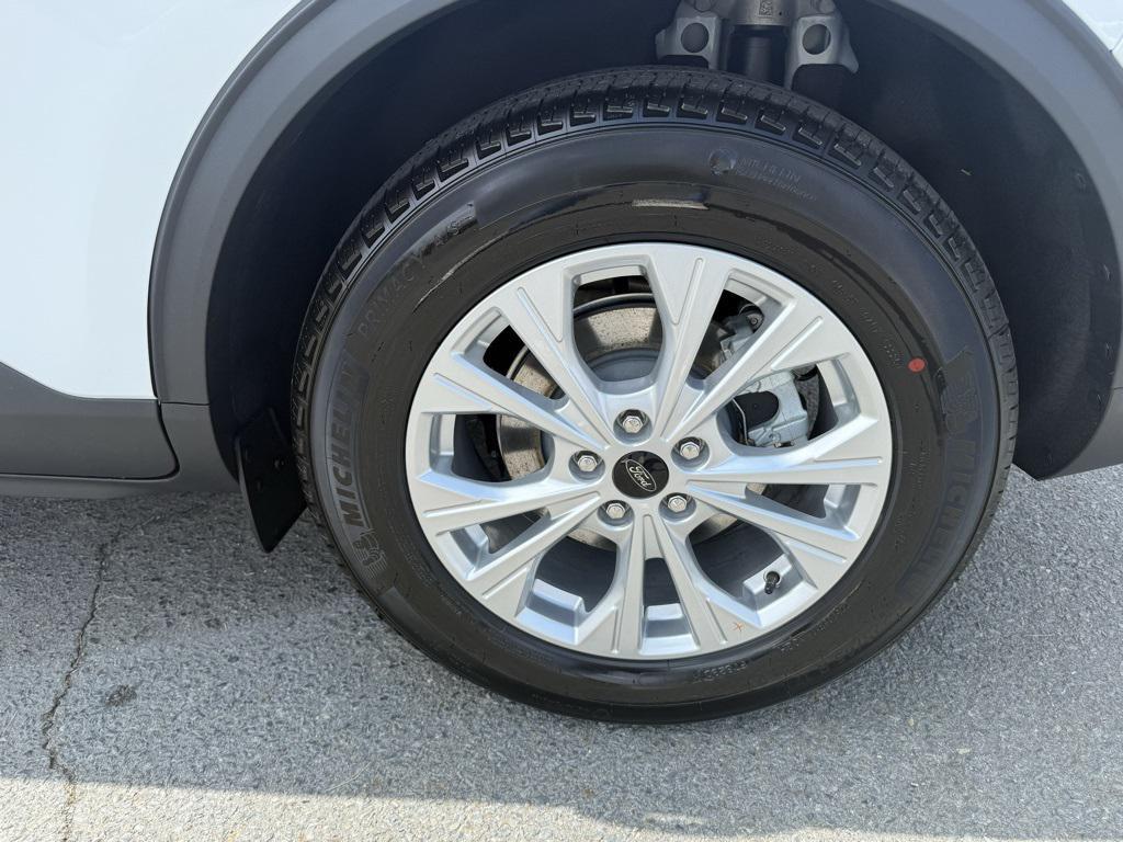 new 2025 Ford Escape car, priced at $30,777