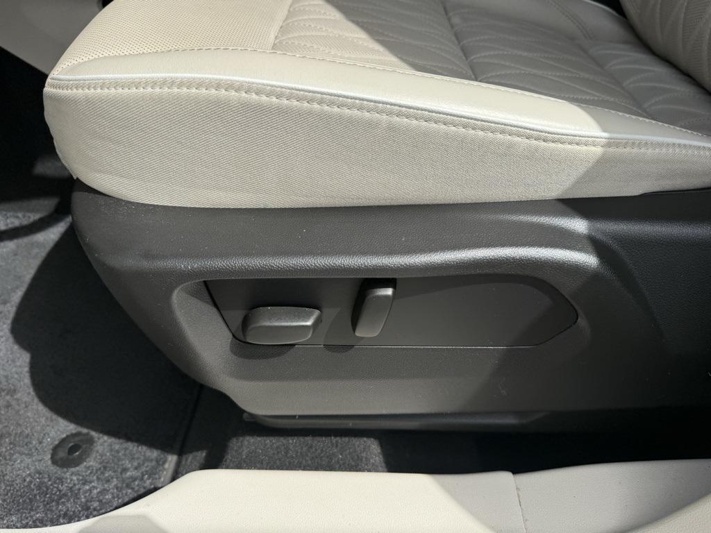 used 2023 Buick Envision car, priced at $34,000