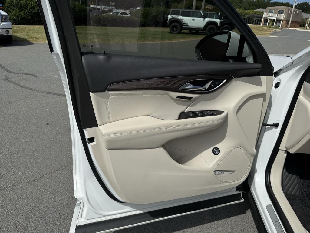 used 2023 Buick Envision car, priced at $34,000