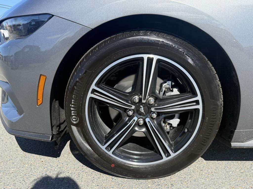 new 2025 Ford Mustang car