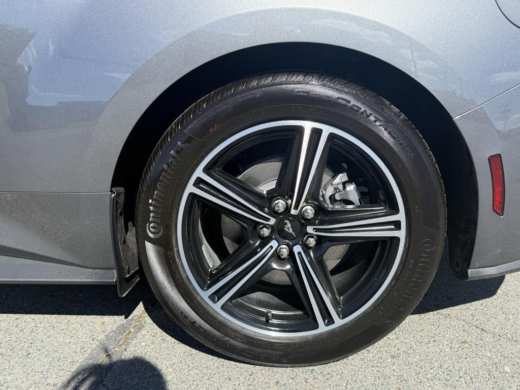 new 2025 Ford Mustang car