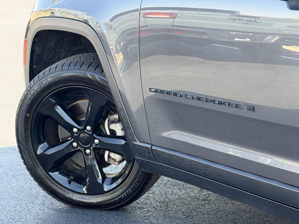 used 2023 Jeep Grand Cherokee L car, priced at $30,980