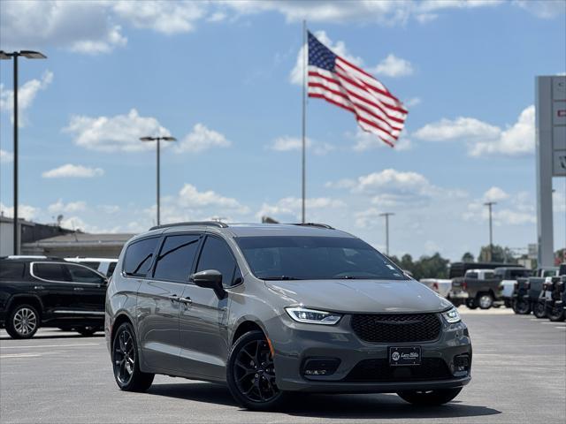 used 2023 Chrysler Pacifica car, priced at $26,995