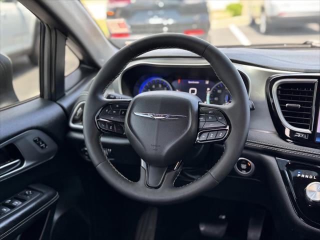 used 2023 Chrysler Pacifica car, priced at $26,995