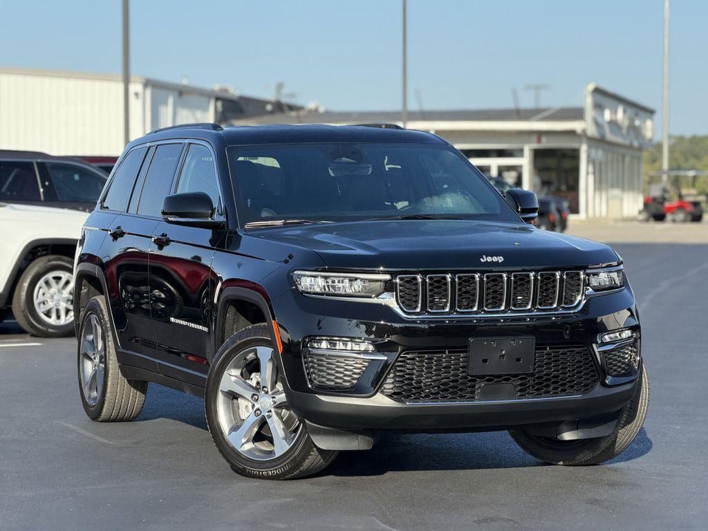new 2025 Jeep Grand Cherokee car, priced at $41,400