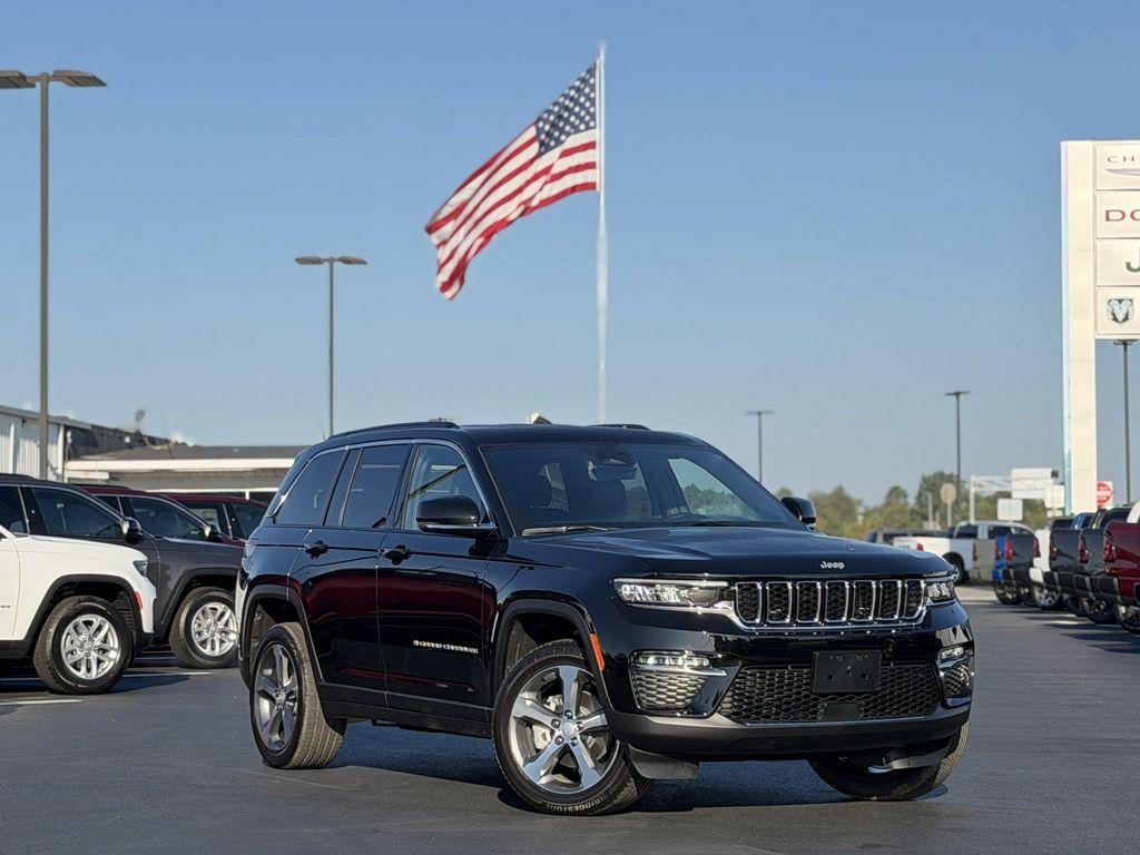 new 2025 Jeep Grand Cherokee car, priced at $41,400