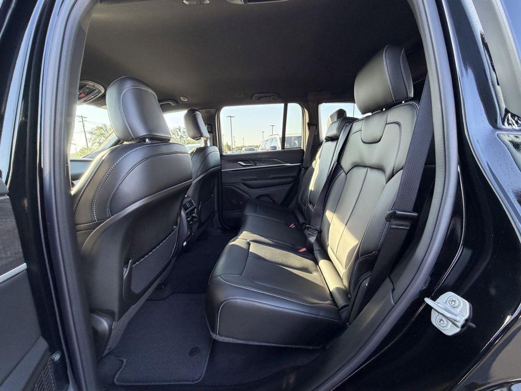 new 2025 Jeep Grand Cherokee car, priced at $41,400