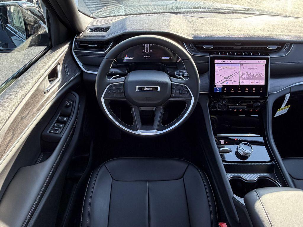 new 2025 Jeep Grand Cherokee car, priced at $41,400