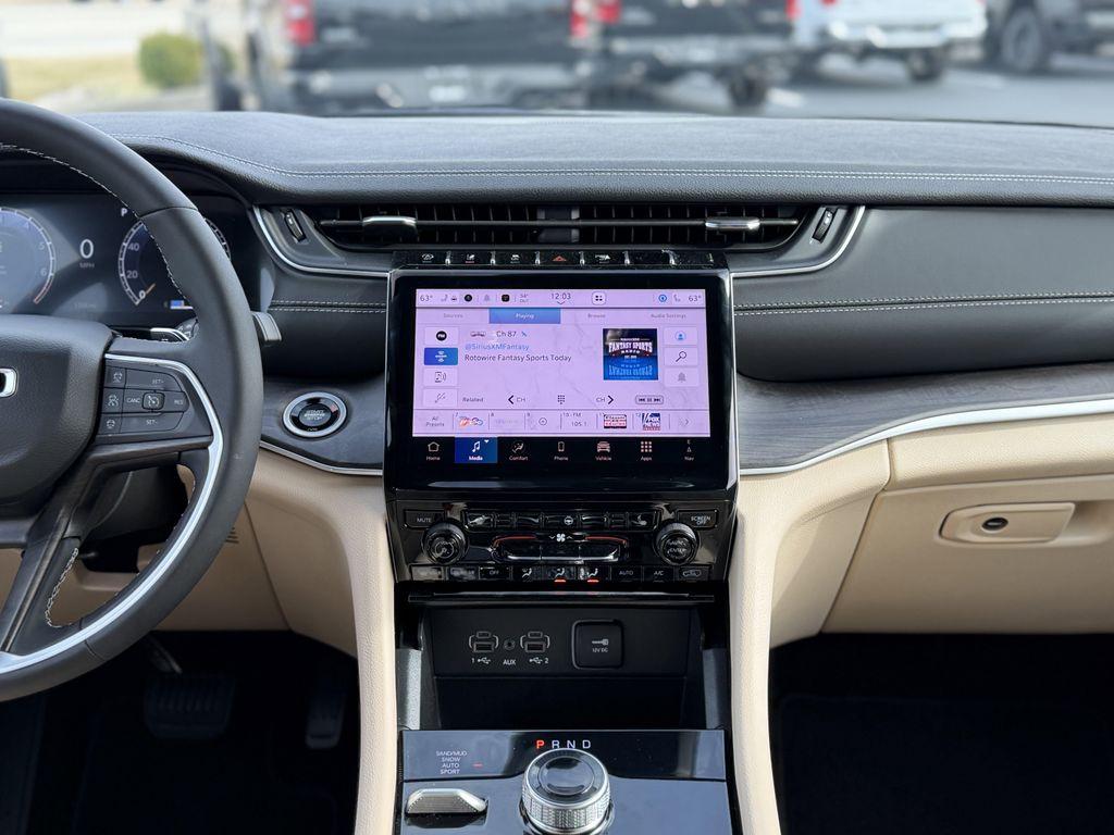 new 2025 Jeep Grand Cherokee L car, priced at $47,125