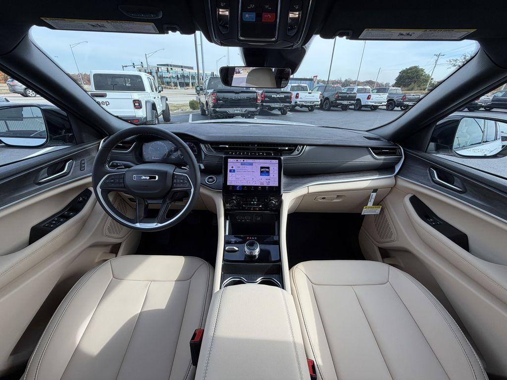 new 2025 Jeep Grand Cherokee L car, priced at $47,125