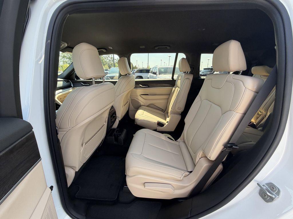 new 2025 Jeep Grand Cherokee L car, priced at $44,211