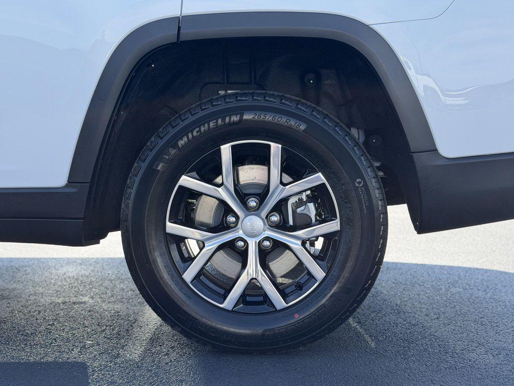 new 2025 Jeep Grand Cherokee L car, priced at $44,211