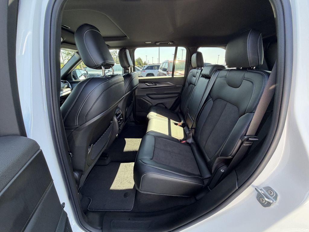 new 2025 Jeep Grand Cherokee car, priced at $42,342