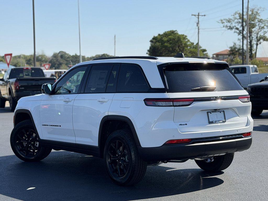 new 2025 Jeep Grand Cherokee car, priced at $42,342