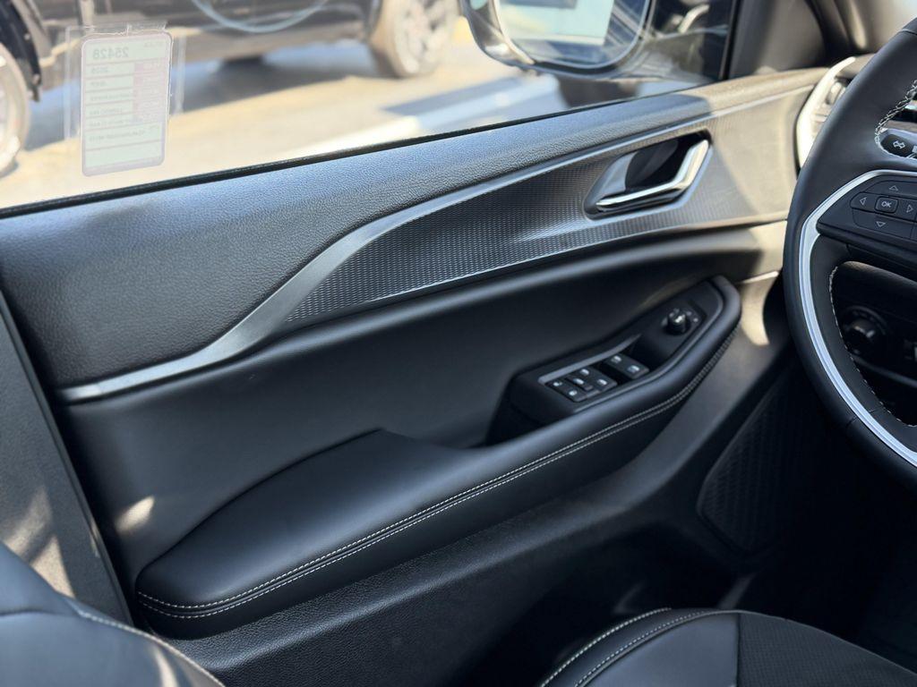 new 2025 Jeep Grand Cherokee car, priced at $42,342