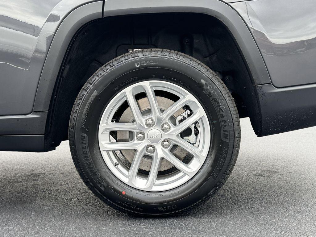 new 2025 Jeep Grand Cherokee L car, priced at $44,125