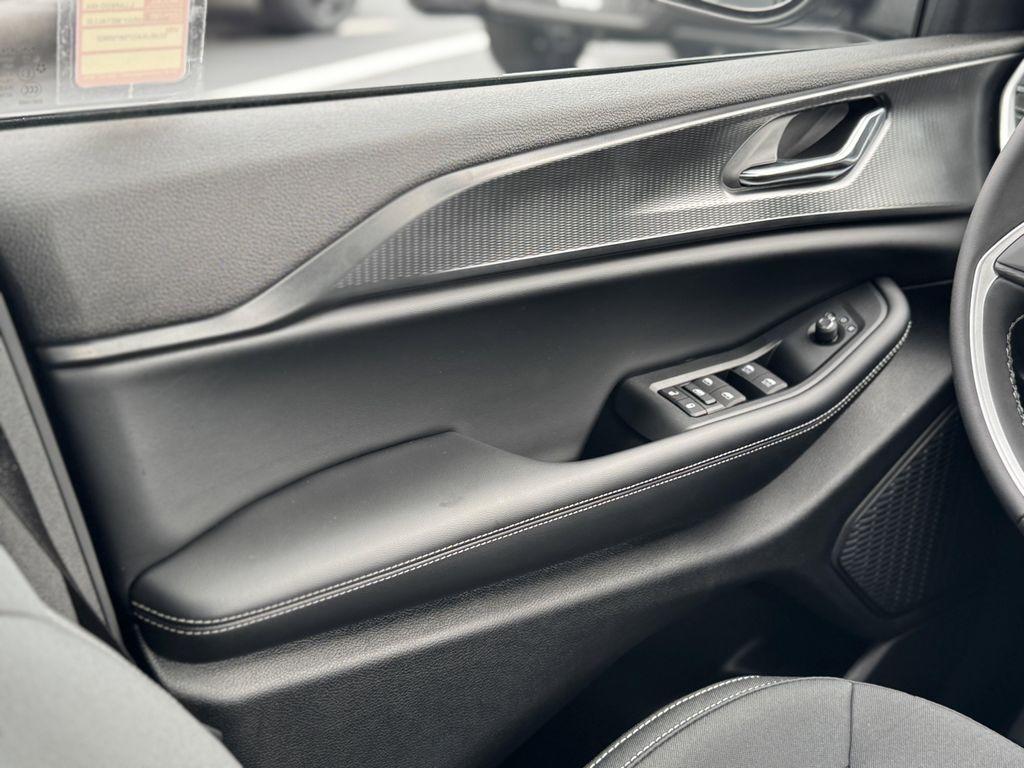new 2025 Jeep Grand Cherokee L car, priced at $44,125