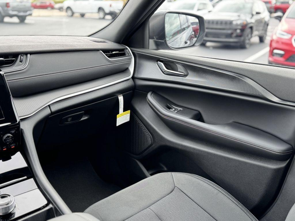 new 2025 Jeep Grand Cherokee L car, priced at $44,125
