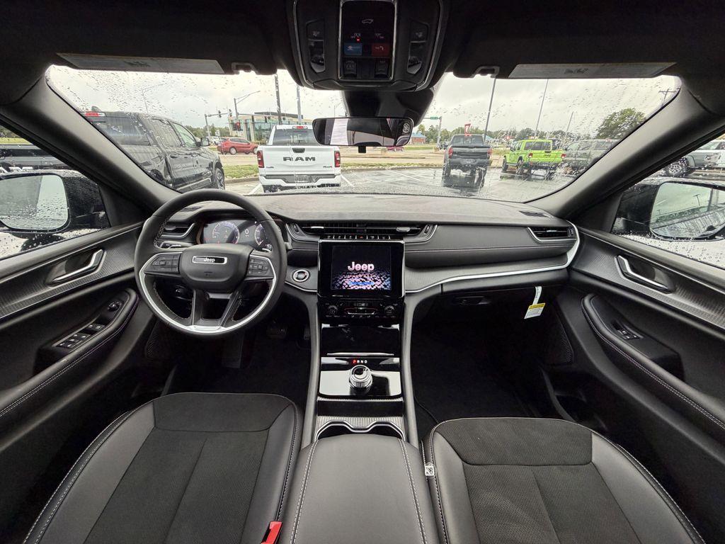 new 2025 Jeep Grand Cherokee L car, priced at $48,730