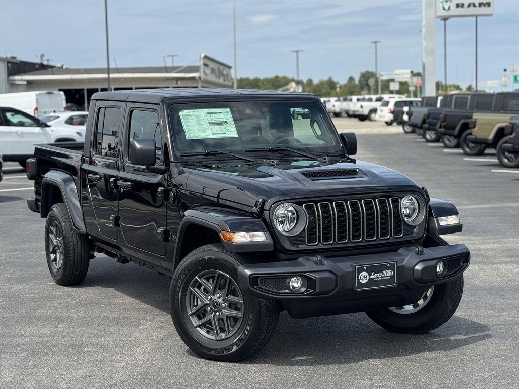 new 2025 Jeep Gladiator car, priced at $45,002