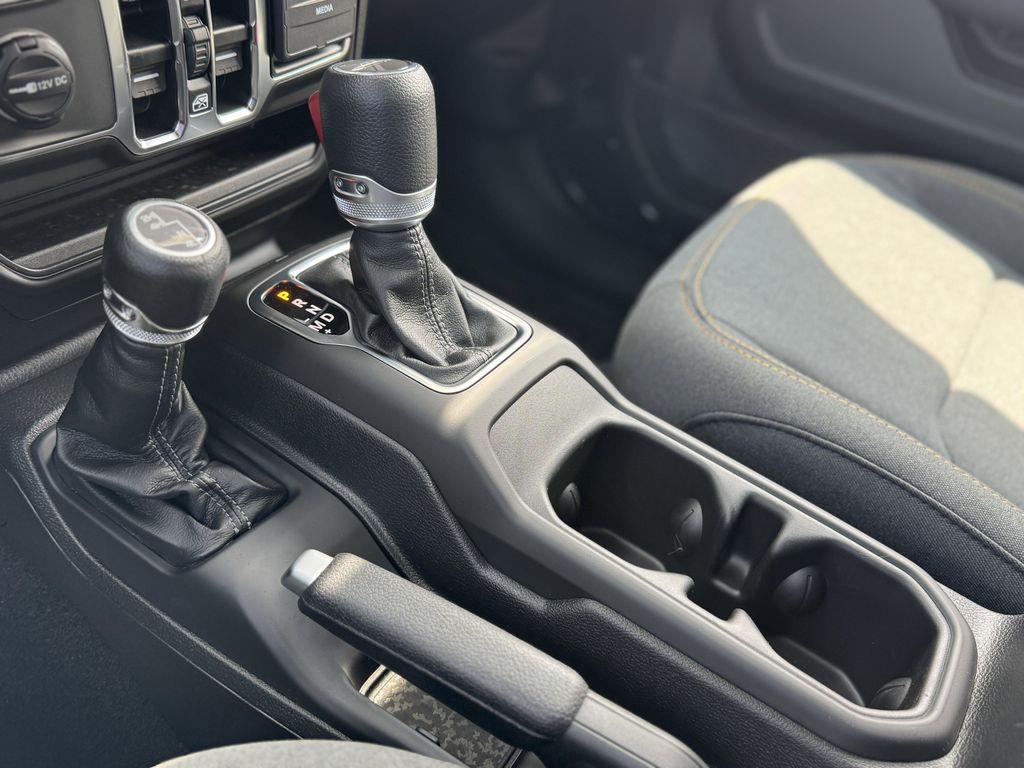 new 2025 Jeep Gladiator car, priced at $45,002