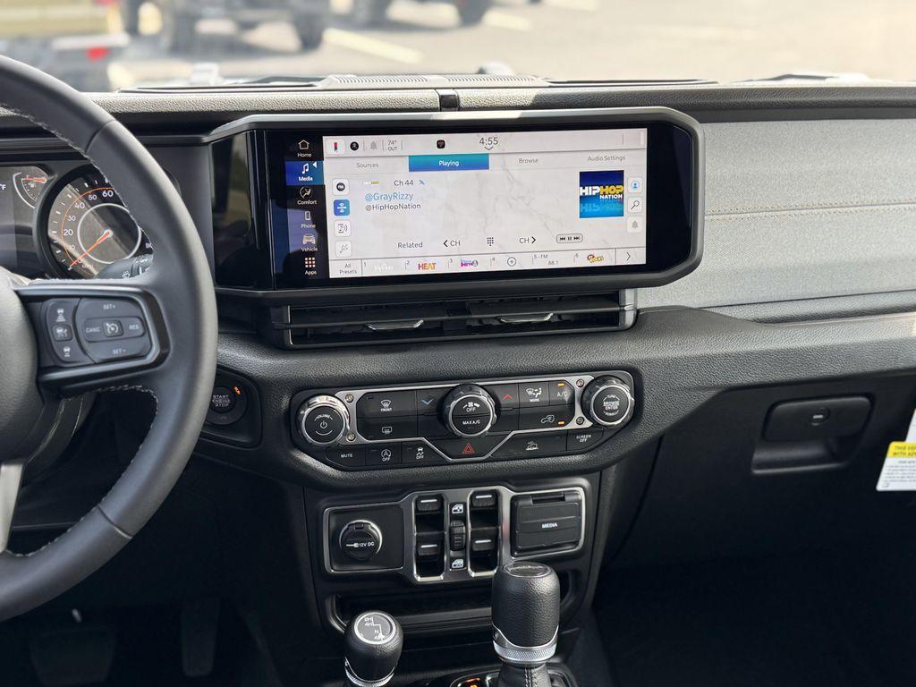 new 2025 Jeep Gladiator car, priced at $45,002