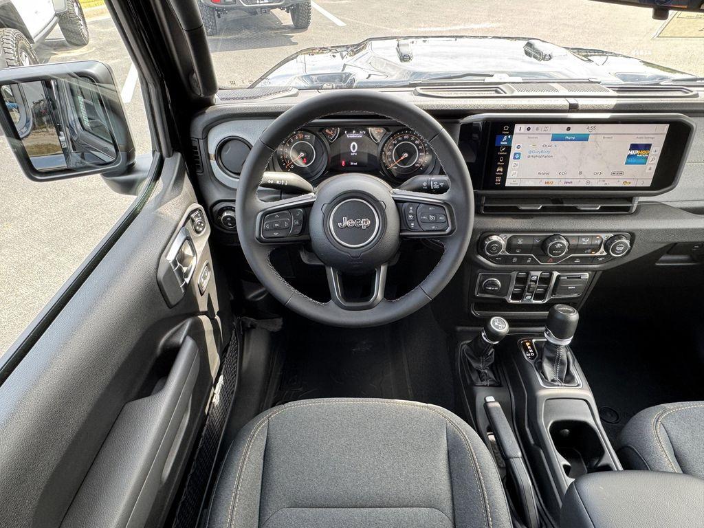 new 2025 Jeep Gladiator car, priced at $45,002