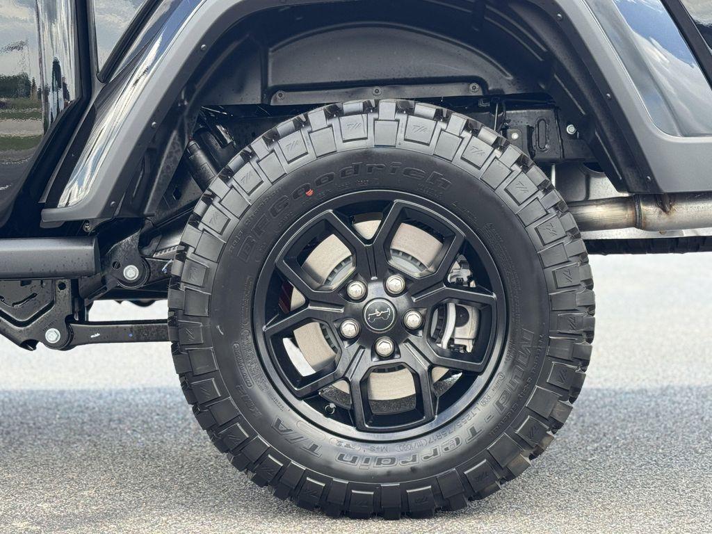 new 2025 Jeep Gladiator car, priced at $46,875