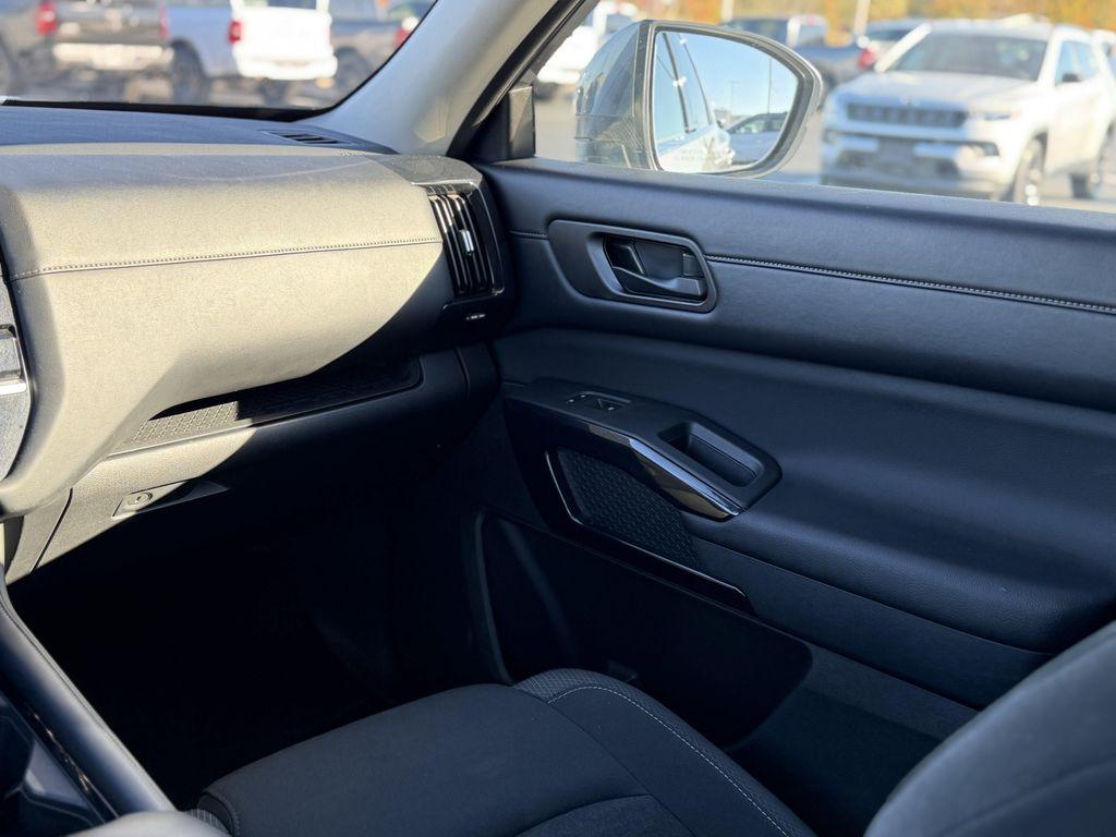 used 2025 Nissan Pathfinder car, priced at $35,882