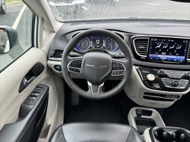 used 2023 Chrysler Pacifica car