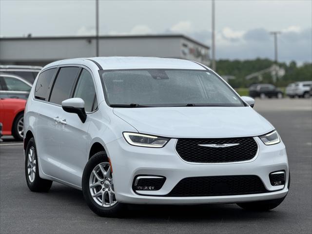 used 2023 Chrysler Pacifica car
