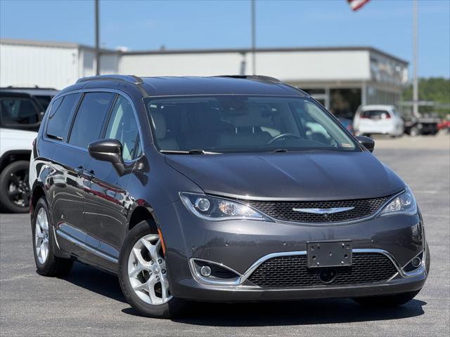 used 2018 Chrysler Pacifica car