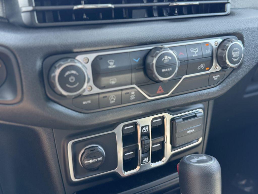 new 2025 Jeep Wrangler car, priced at $49,080