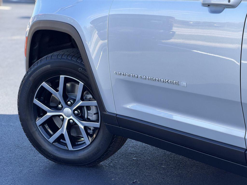new 2025 Jeep Grand Cherokee L car, priced at $46,345