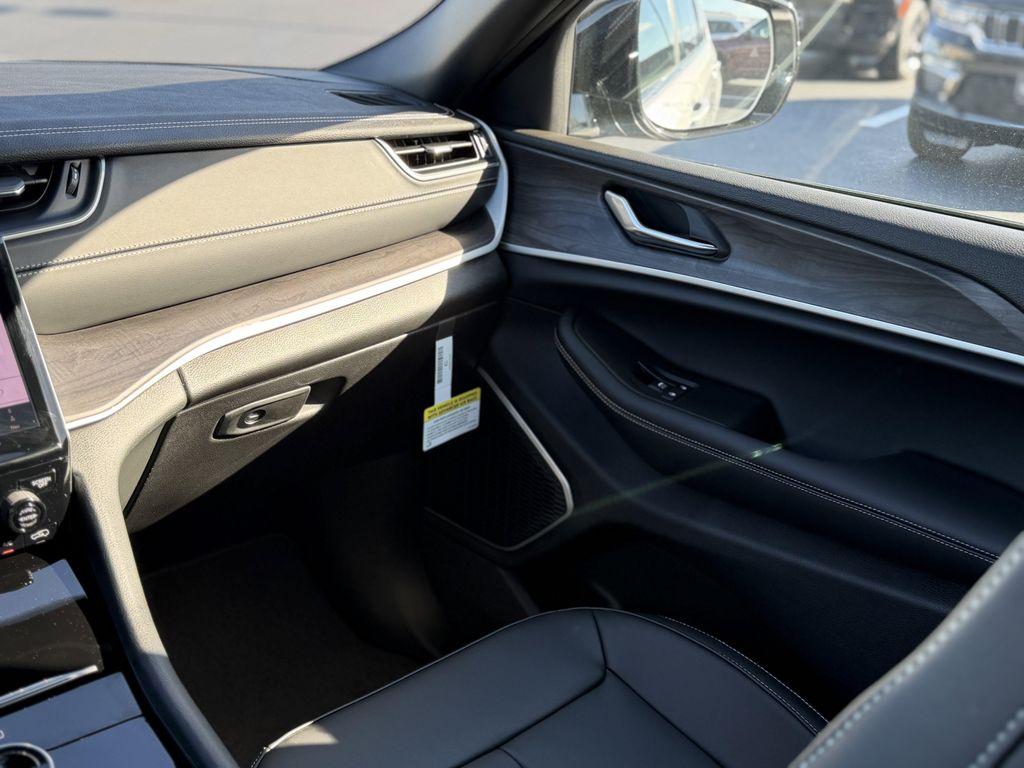 new 2025 Jeep Grand Cherokee L car, priced at $46,345