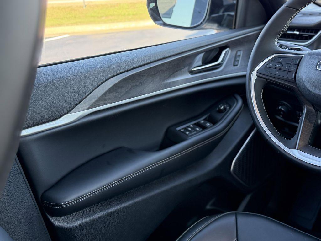 new 2025 Jeep Grand Cherokee L car, priced at $46,345