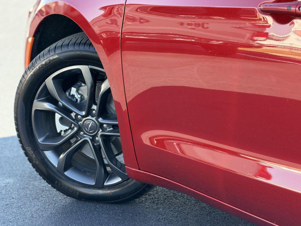 new 2026 Chrysler Pacifica car, priced at $43,915