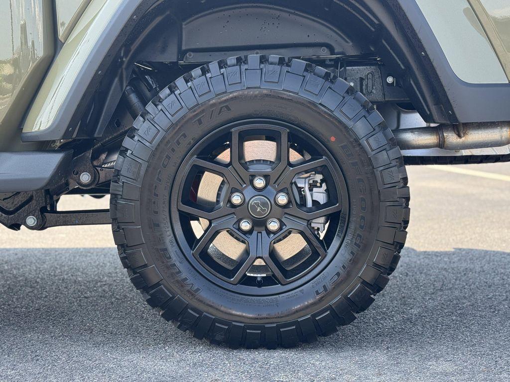 new 2025 Jeep Gladiator car, priced at $47,744