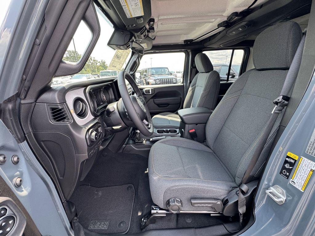 new 2025 Jeep Wrangler car, priced at $48,282