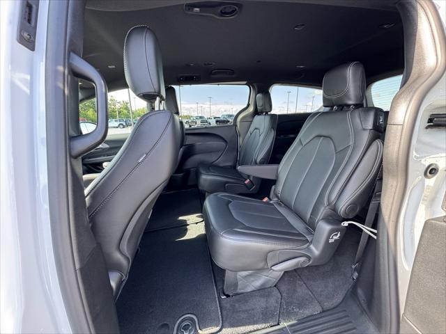 new 2025 Chrysler Pacifica car, priced at $40,592