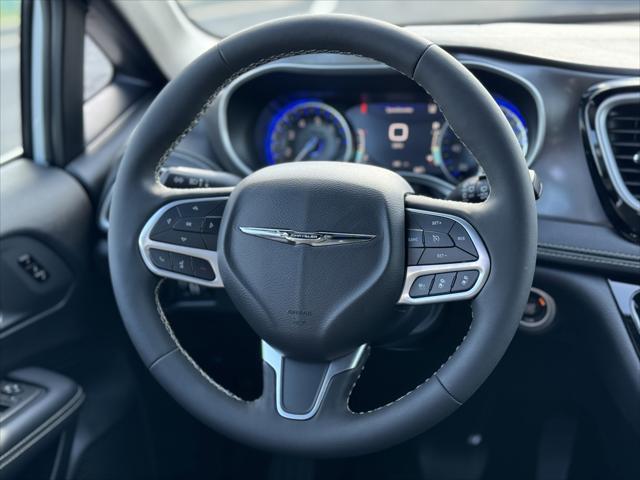 new 2025 Chrysler Pacifica car, priced at $40,592