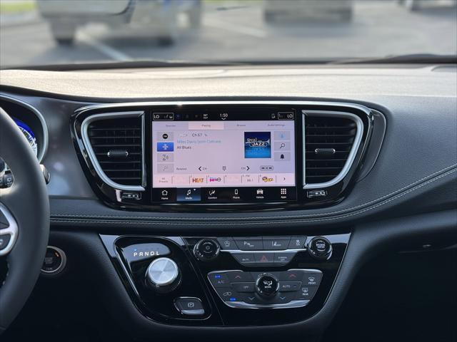 new 2025 Chrysler Pacifica car, priced at $40,592