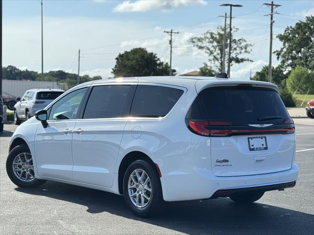 new 2025 Chrysler Pacifica car, priced at $40,592