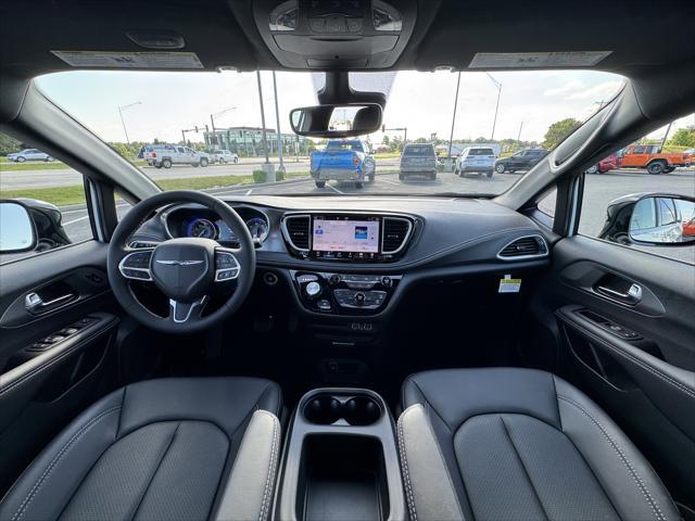 new 2025 Chrysler Pacifica car, priced at $40,592