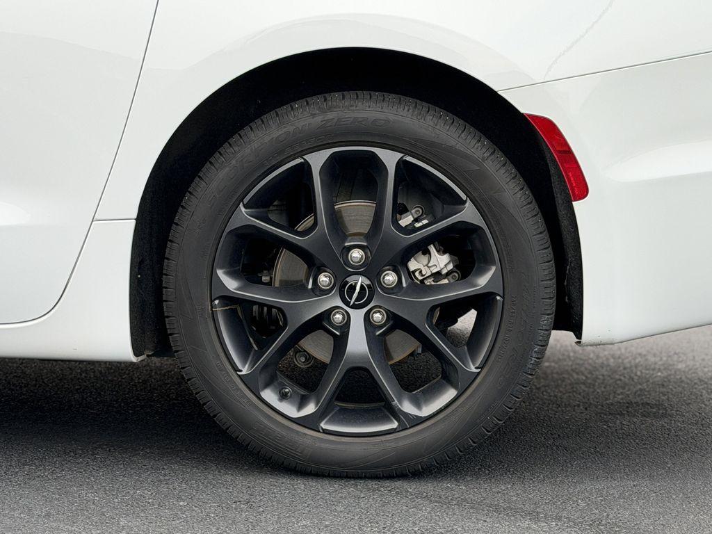 used 2022 Chrysler Pacifica car, priced at $28,980